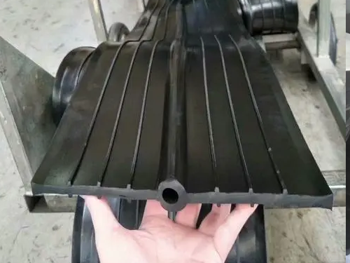 300*6中埋式橡胶止水带