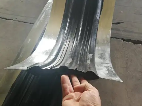 耐老化钢边外贴式橡胶止水带